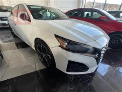 نيسان ألتيما